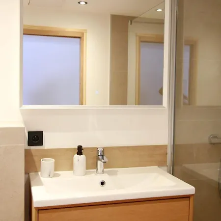 Apartamento 3p Avec Terrasse Dans La Vieille Antibes