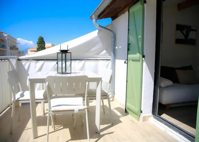 Apartment 3p Avec Terrasse Dans La Vieille *